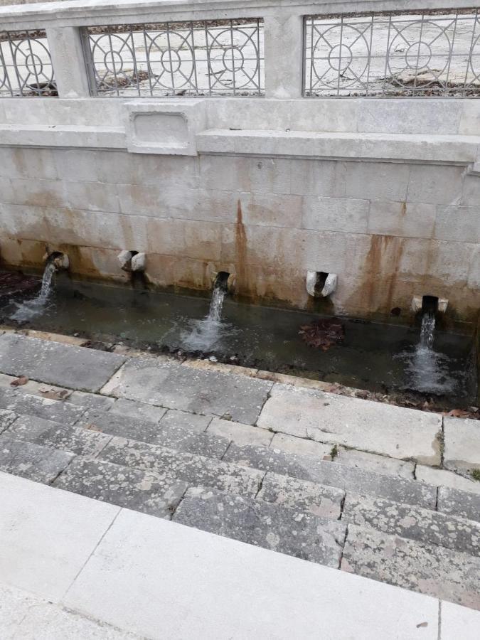 Kuca Za Odmor Varos Villa Vrlika Buitenkant foto