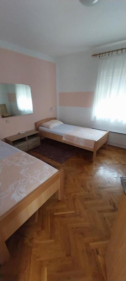 Kuca Za Odmor Varos Villa Vrlika Buitenkant foto